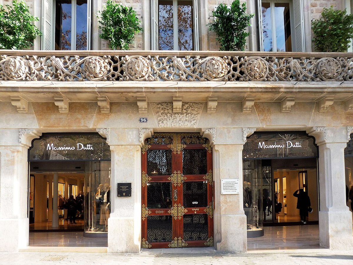 Massimo Dutti apre a New York con un flagship a SoHo e ritratti inediti di Patti Smith