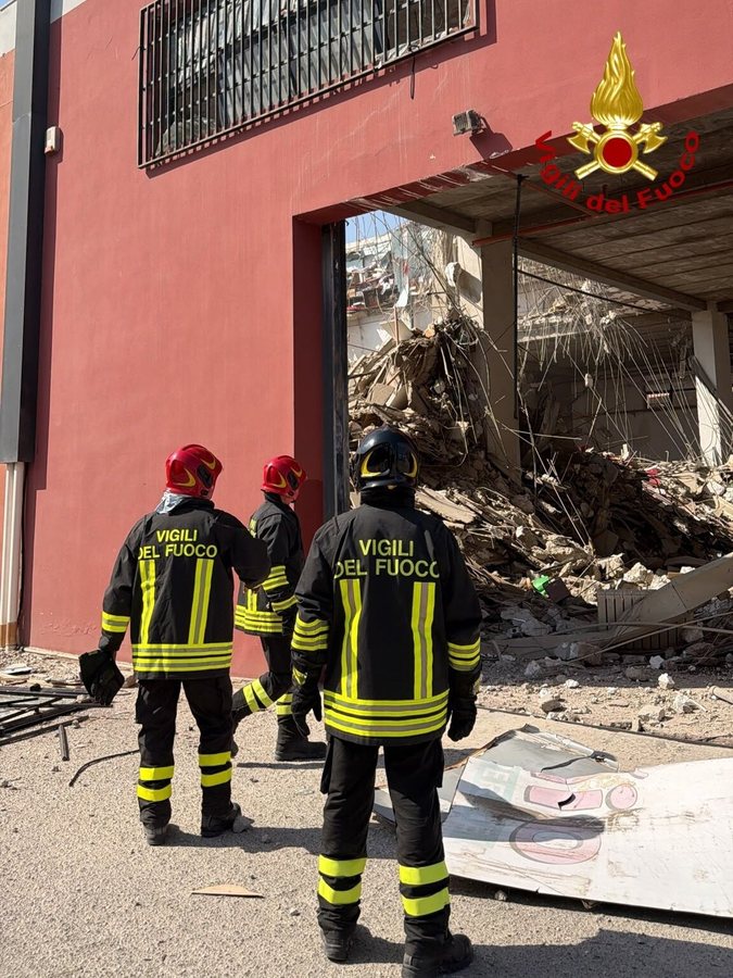 Crollo a Messina per esplosione di gas: sette dispersi e diversi feriti gravi