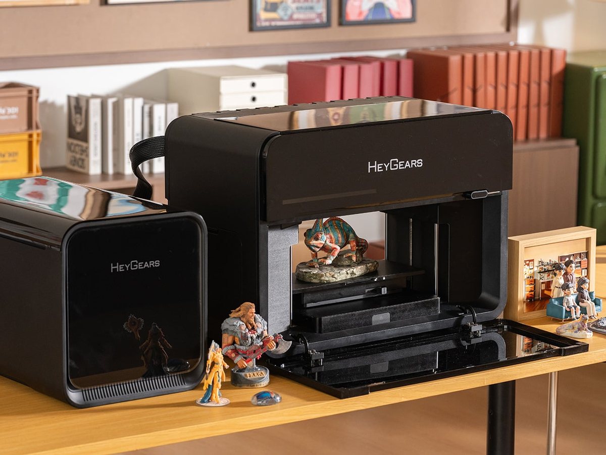La stampa 3D a colori scende di prezzo: HeyGears porta la tecnologia industriale sulla scrivania