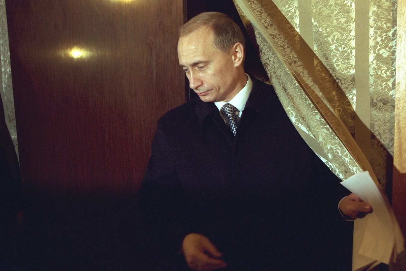 Putin riscrive la propria biografia per controllare il racconto