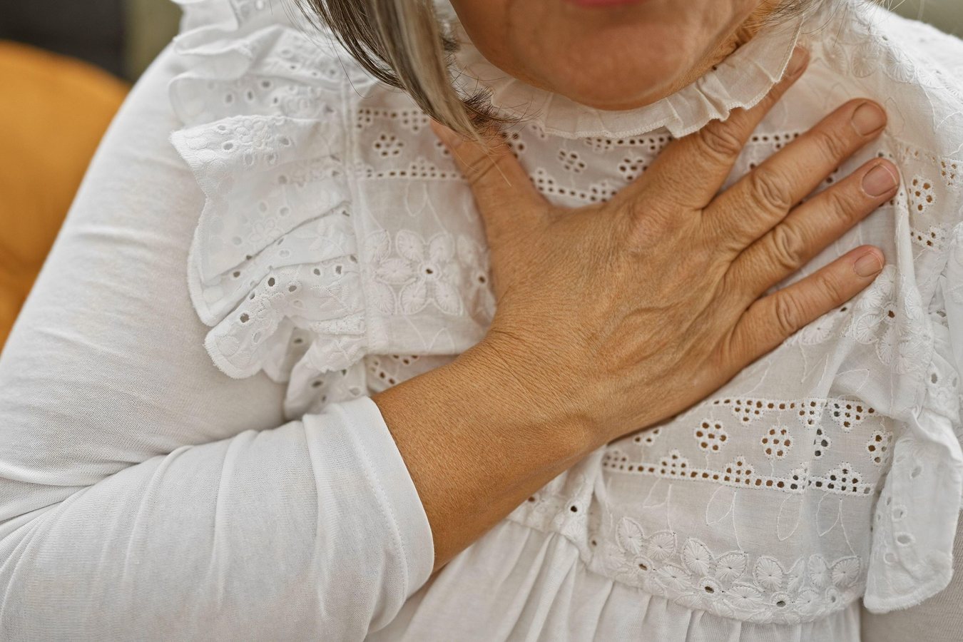 Bruciore di stomaco? Non sempre è reflusso: il gastroenterologo avverte sui calcoli biliari