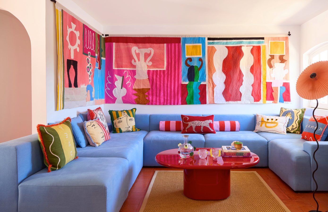 Laëtitia Rouget: la casa d'artista dove il colore cambia con le opere