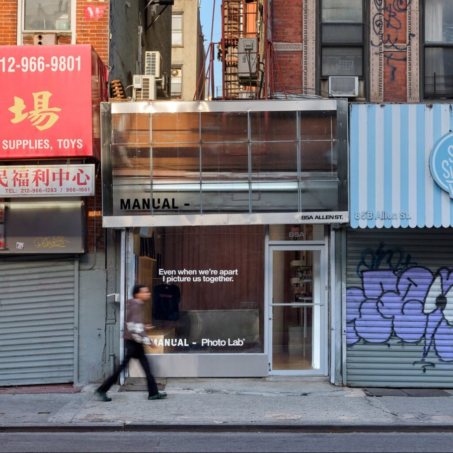 Manual apre a Chinatown il suo primo negozio e laboratorio fotografico a New York