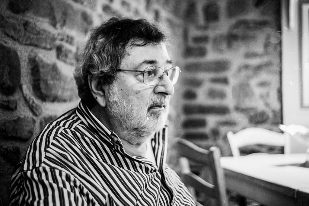 È morto Francesco Guccini: il grande cantautore si è spento a 86 anni
