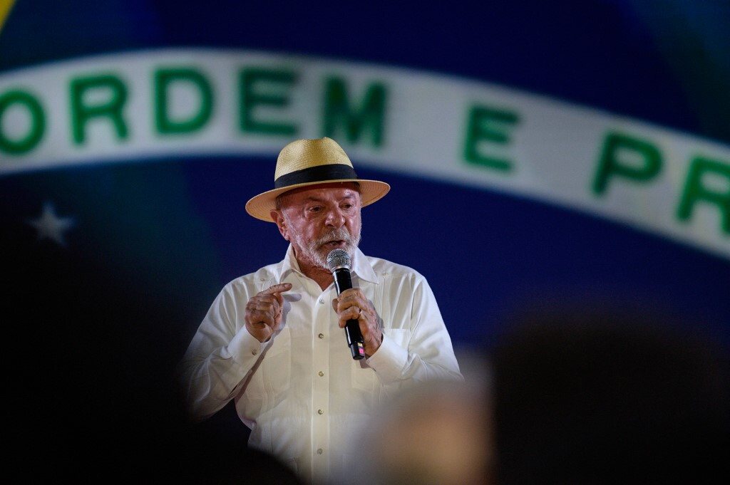 Lula si candida per il quarto mandato e annuncia più investimenti nella difesa