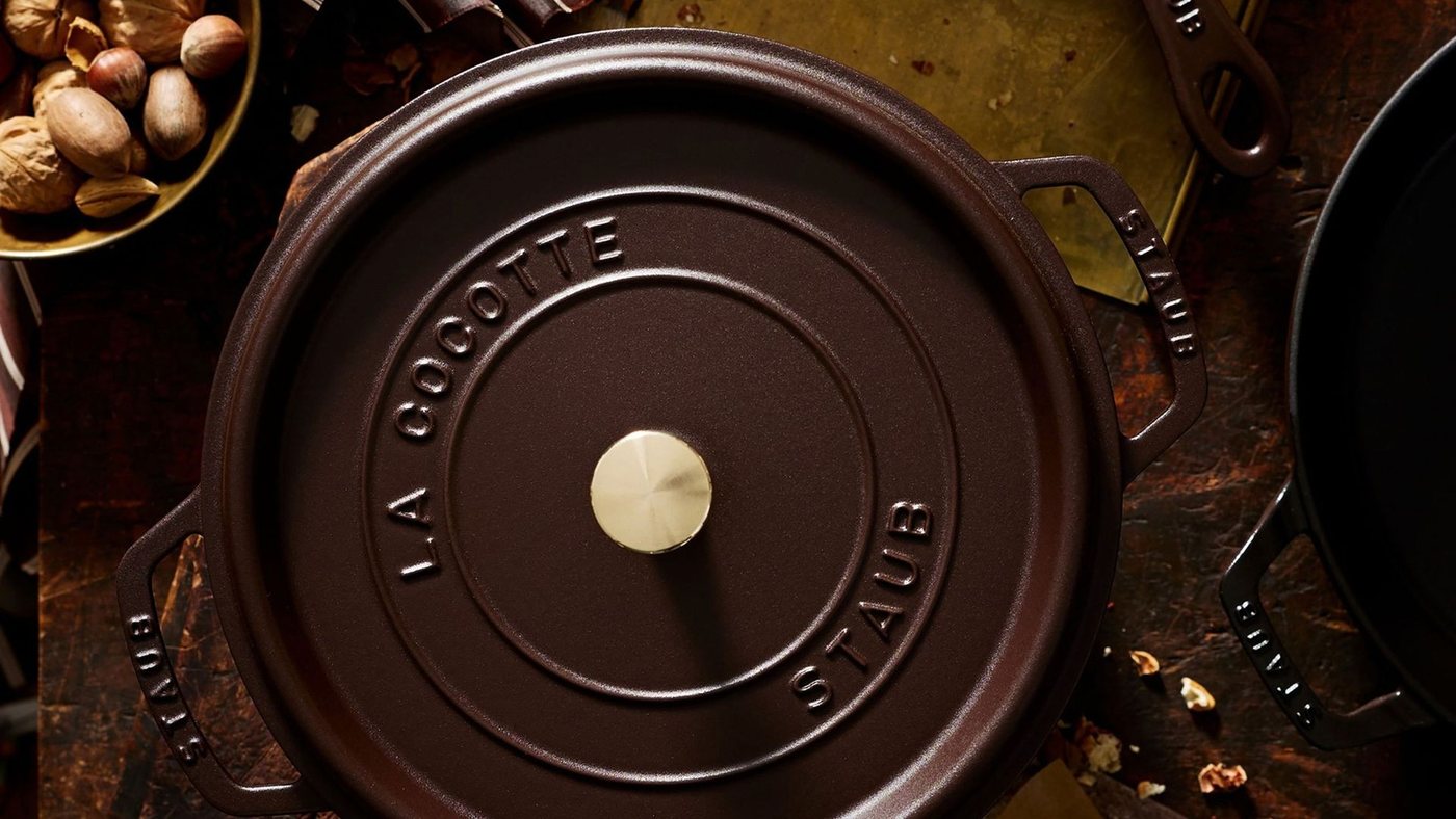 Staub lancia la nuova colorazione Matte Espresso per la tavola autunnale