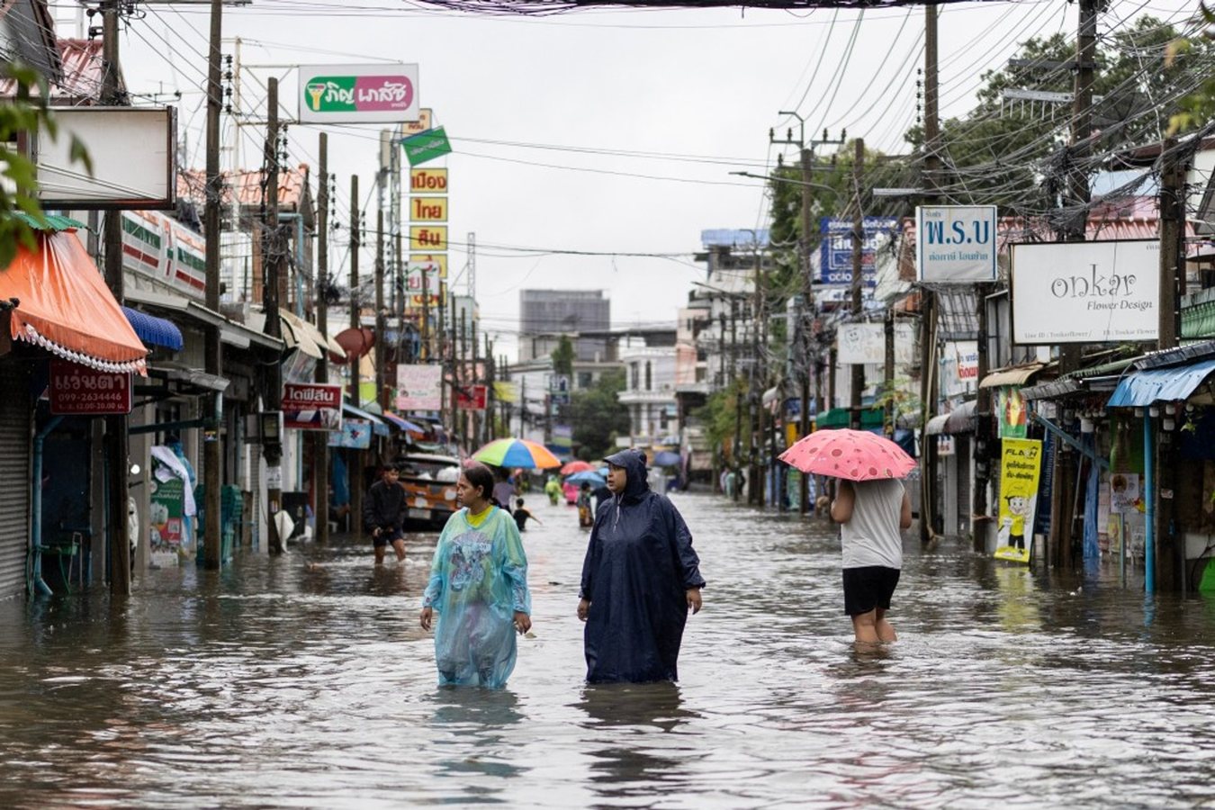 Bangkok inondata: dichiarato lo stato di calamità naturale