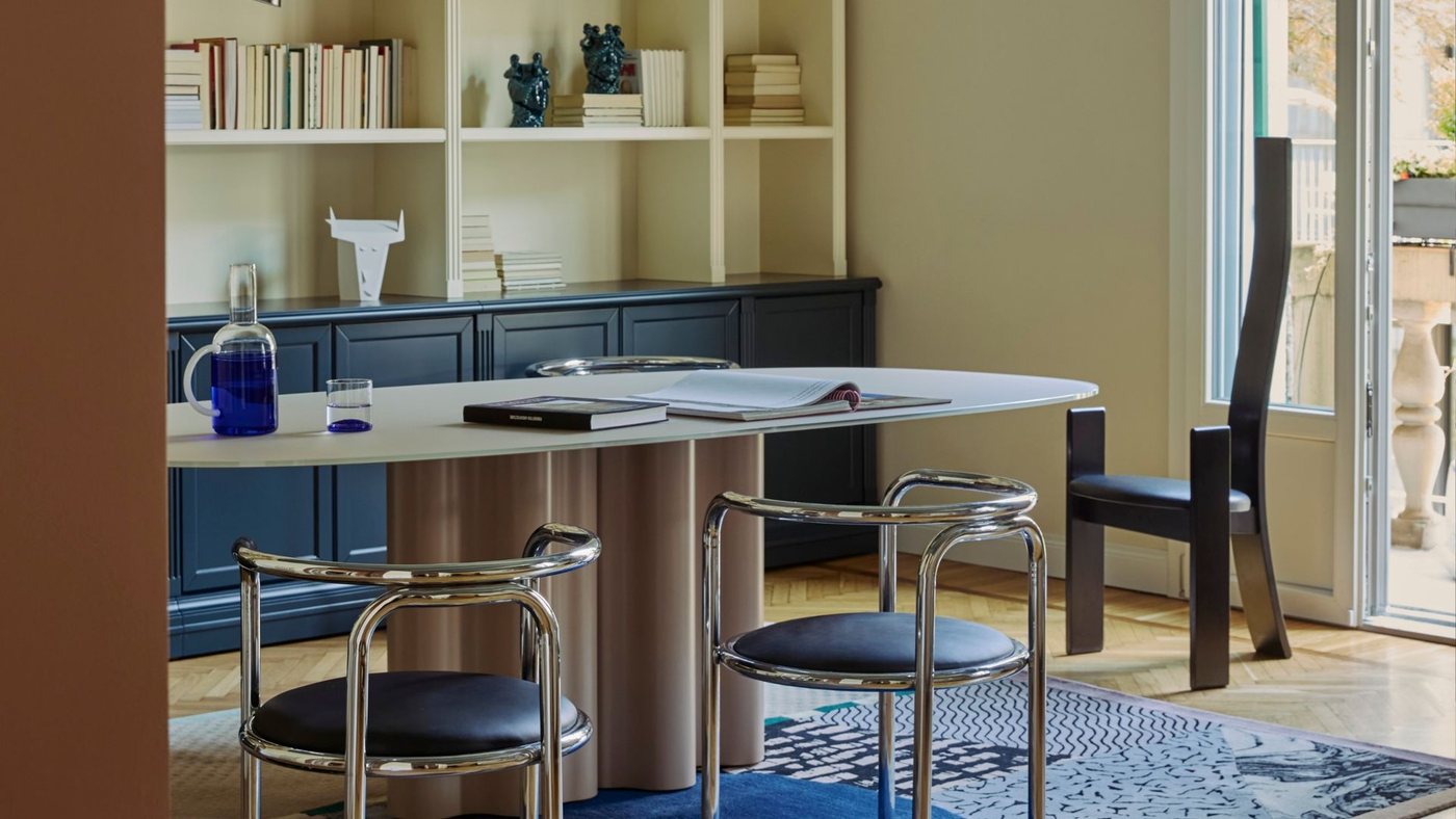 Designer sostiene che ogni casa abbia bisogno di almeno una sedia scomoda