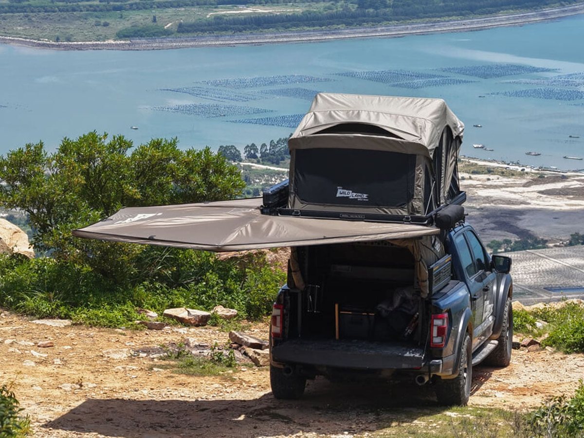 Wild Land PickupMate Trunk trasforma il pickup in un campeggio a due piani con un pulsante