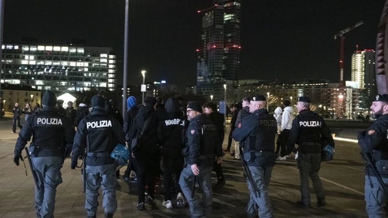 Milano, maxi-operazione interforze contro droga e scippi a Baggio e Giambellino