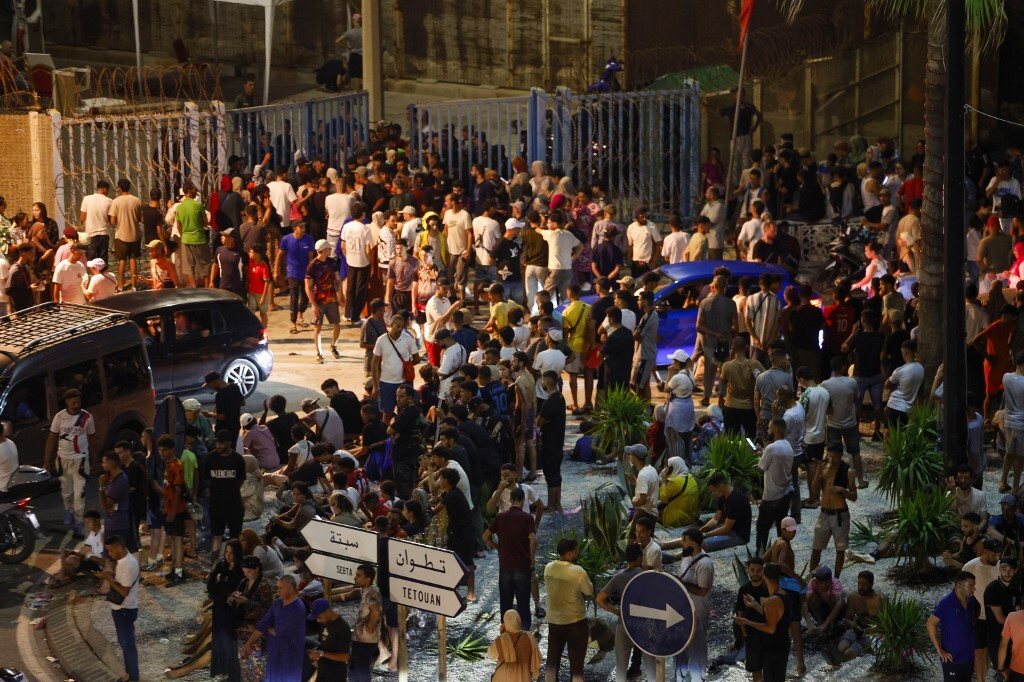 Ceuta, 18 morti tra i migranti e Meloni pronta a sospendere Schengen con la Spagna