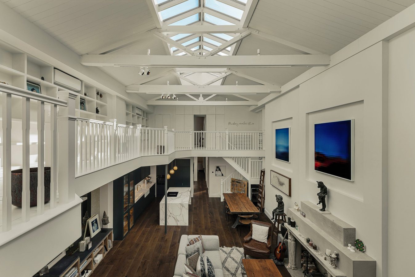 La casa con la porta blu di Notting Hill è in vendita per 9,9 milioni di dollari