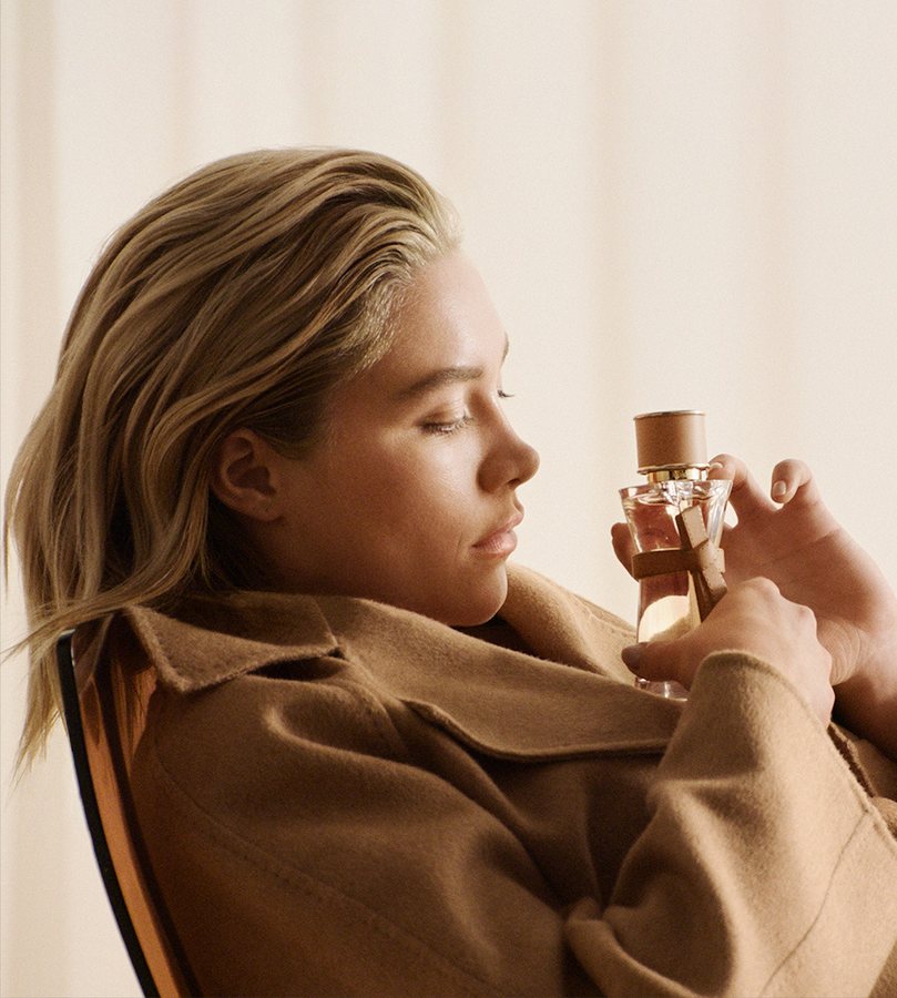 Florence Pugh diventa il nuovo volto del profumo Max Mara
