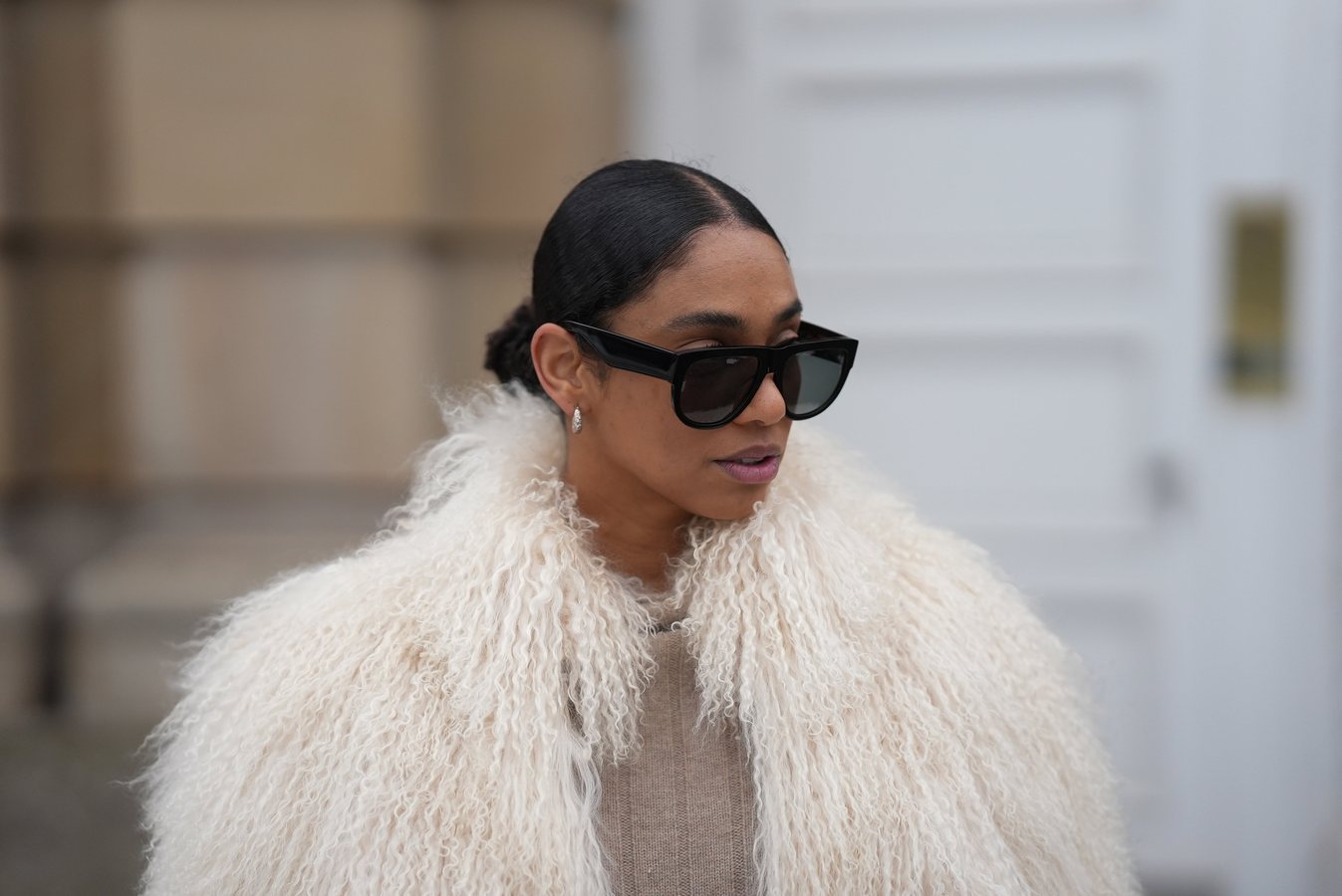 Il brushed knit è il trend più accogliente dell'autunno: la maglia pelosa sostituisce il cashmere liscio