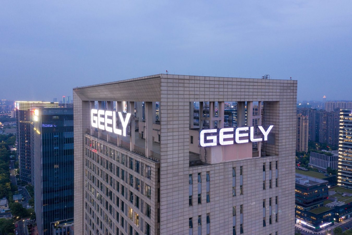 Geely annuncia l'ingresso nel mercato canadese: vendite al via nel 2027