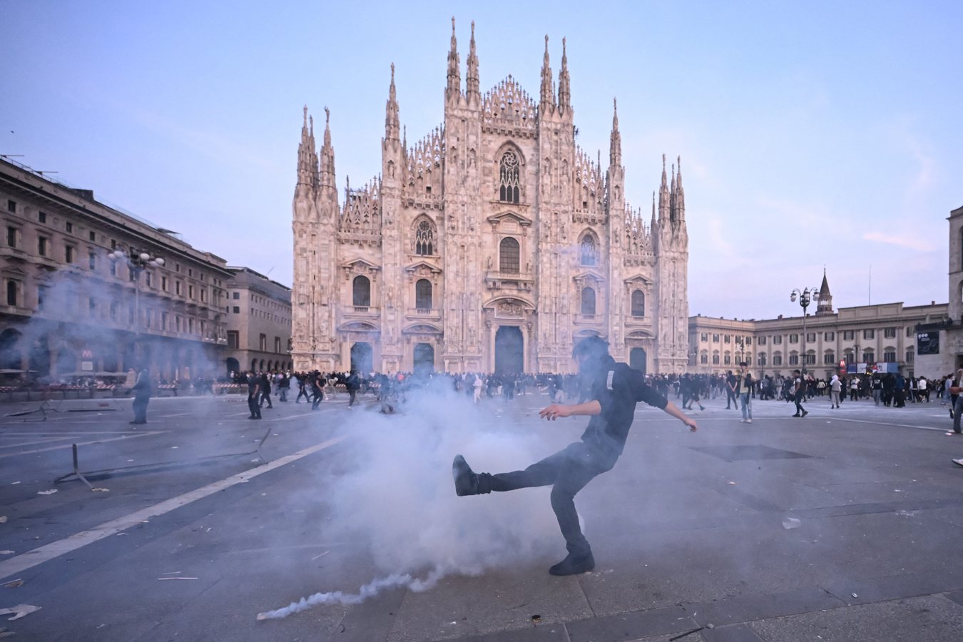 Laura Pigozzi: la rabbia dei giovani è lo specchio di una società malata