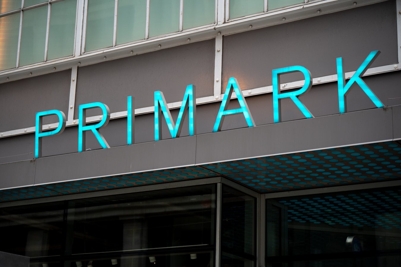 Primark lancia il set da letto verde oliva reversibile: due look in uno, senza bisogno di stiratura
