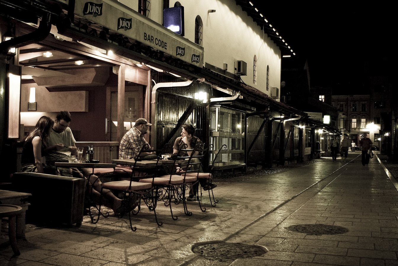 Il Cafe Tito di Sarajevo: caffè, memoria e ferite di guerra