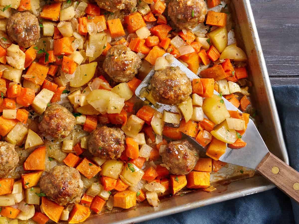Polpette di tacchino e verdure in teglia: la cena unica che costa meno di 10 euro