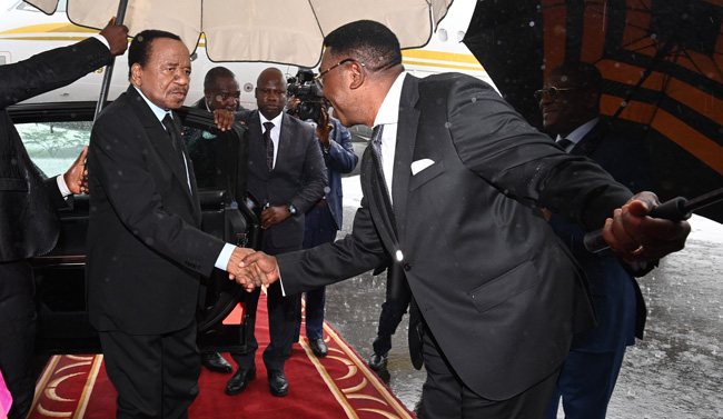 Paul Biya resta a Ginevra da oltre due mesi: il Camerun discute il dopo